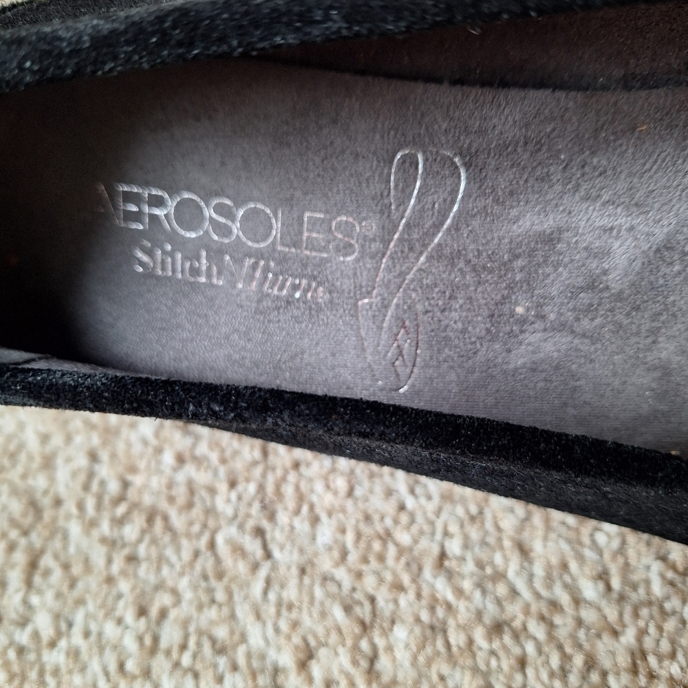 Aerosoles StitchNTurn Womens Black Suede Slip On Tassel Chain Flats Size 10M - Picture 5 of 9